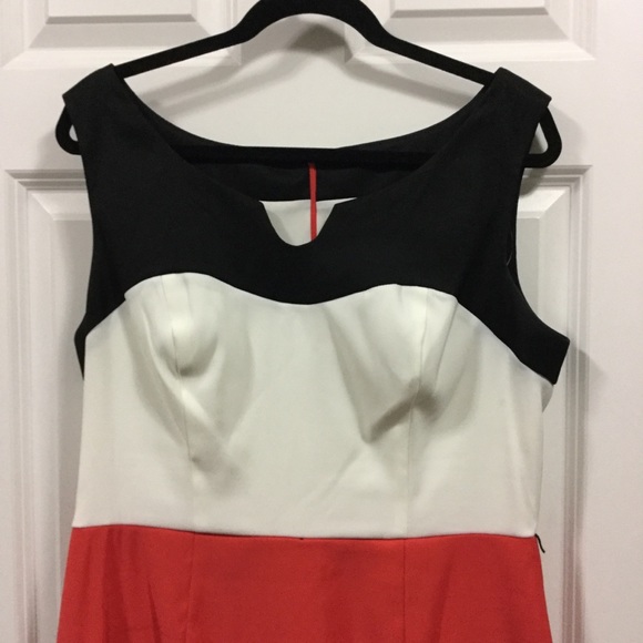 Colorblock Shift Dress - Picture 2 of 6